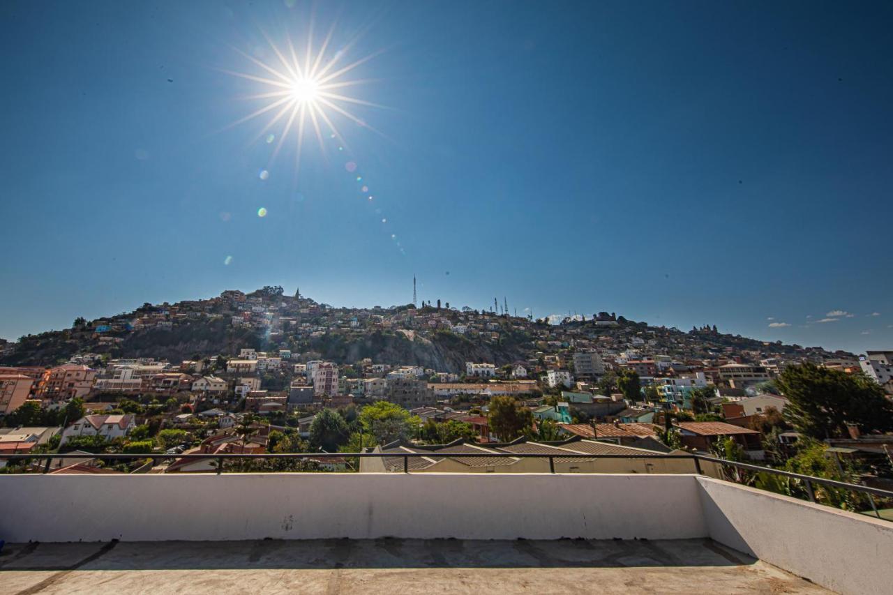 Milestone City Appartements - Avec Restaurant - Sans Coupure D'Electricite - Vues Imprenables Antananarivo Esterno foto