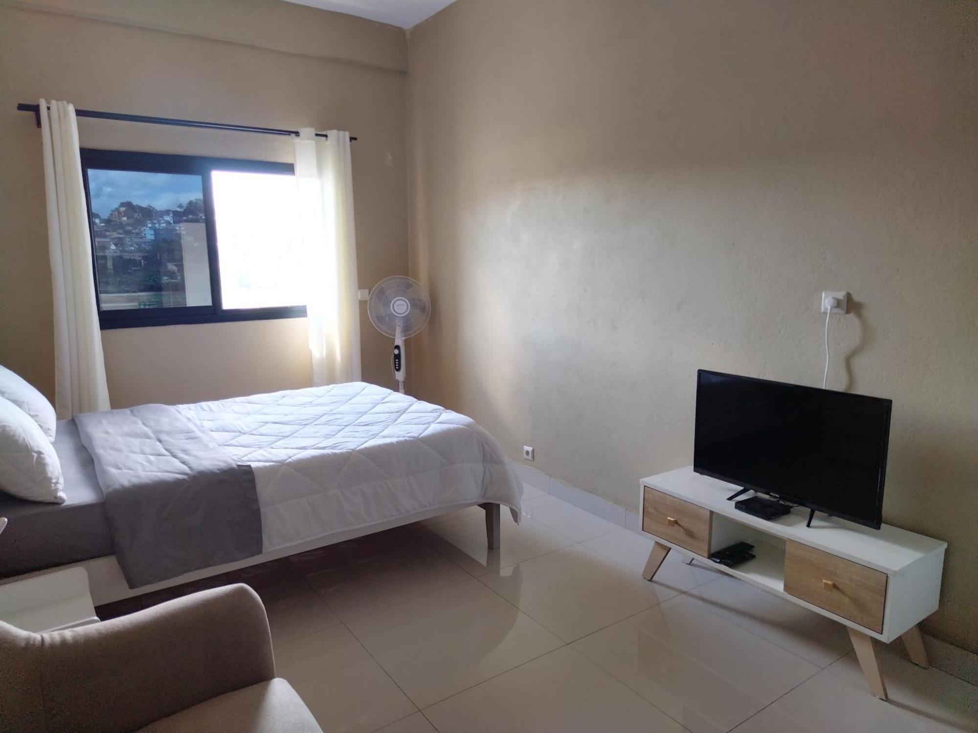 Milestone City Appartements - Avec Restaurant - Sans Coupure D'Electricite - Vues Imprenables Antananarivo Esterno foto